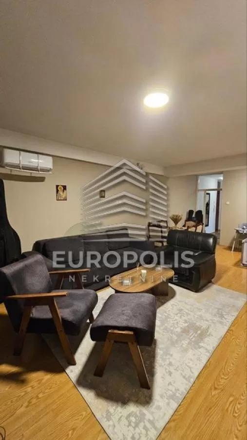 Dvosoban stan, Blok 33, Novi Beograd - 69 m², prodaja (slika 1)