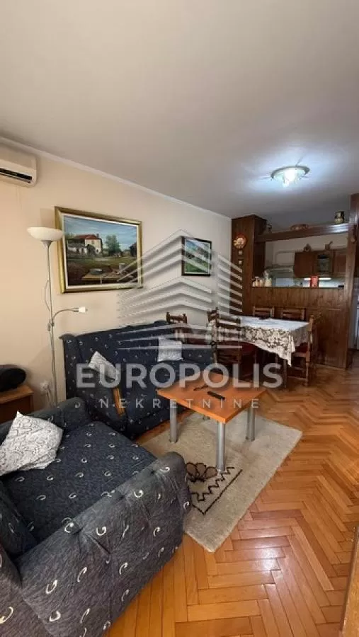Dvoiposoban stan, Blok 45, Novi Beograd - 60 m², prodaja (slika 1)