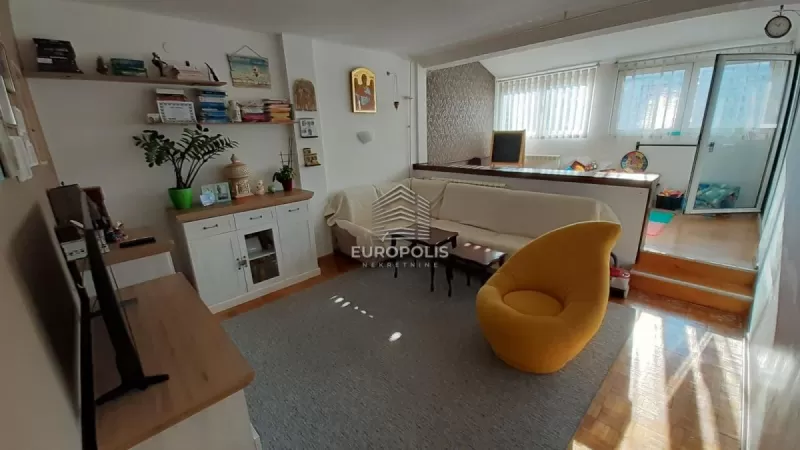 Četvoroiposoban stan, Blok 11, Novi Beograd - 102 m², prodaja (slika 1)